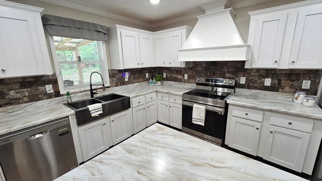 1894 Lake Vernon, Leesville, LA 71446