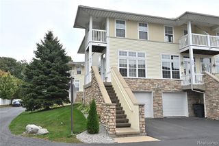 810 Catalina Cove, Luna Pier, MI 48157