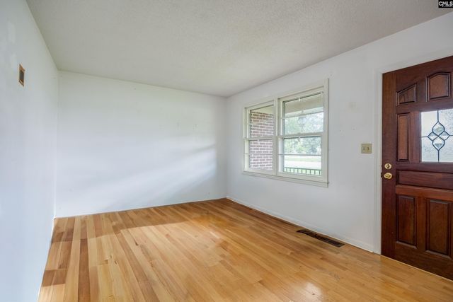 8543 North Road, North, SC 29112
