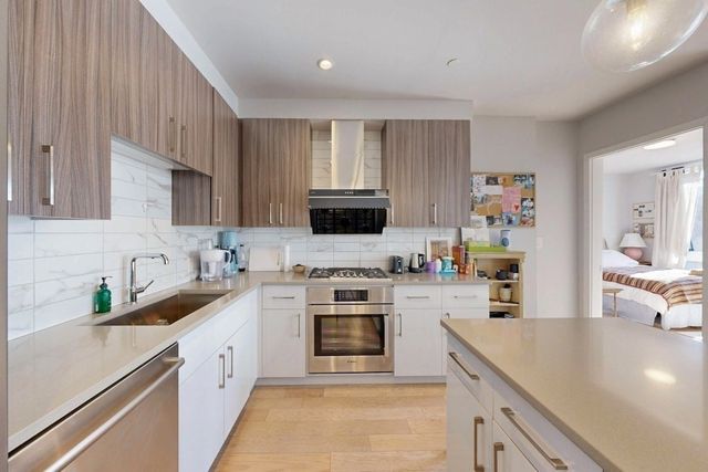 50 Symphony Rd 402, Boston, MA 02115