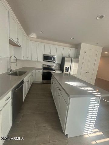 9511 E Talon Avenue, Mesa, AZ 85212