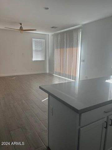 9511 E Talon Avenue, Mesa, AZ 85212