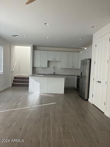 9511 E Talon Avenue, Mesa, AZ 85212