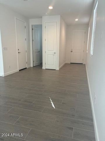 9511 E Talon Avenue, Mesa, AZ 85212