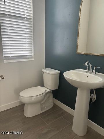 9511 E Talon Avenue, Mesa, AZ 85212