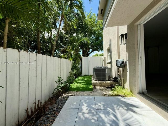 1035 NW 2nd Ave, Fort Lauderdale, FL 33311