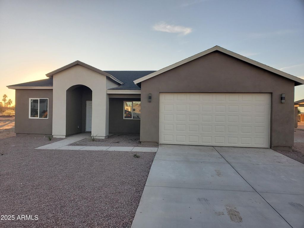 15532 S PATAGONIA Road, Arizona City, AZ 85123