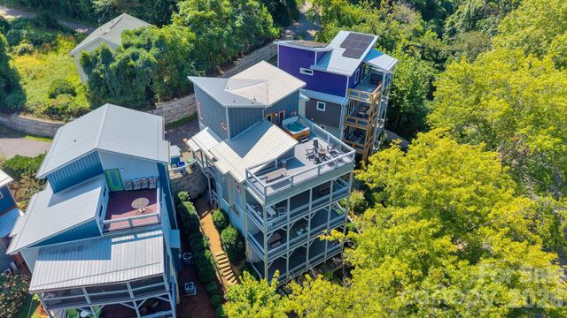 8 Birdhouse Row, Asheville, NC 28801