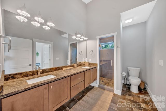 8 Birdhouse Row, Asheville, NC 28801