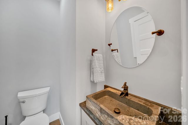 8 Birdhouse Row, Asheville, NC 28801