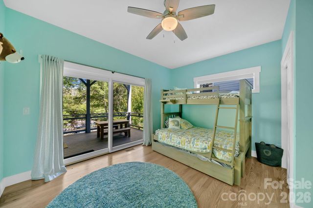 8 Birdhouse Row, Asheville, NC 28801