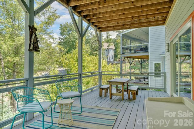 8 Birdhouse Row, Asheville, NC 28801