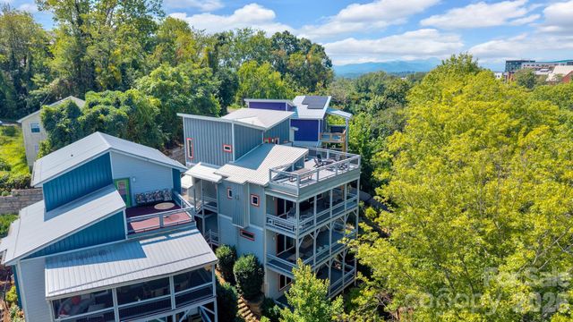 8 Birdhouse Row, Asheville, NC 28801