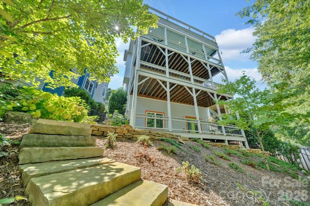 8 Birdhouse Row, Asheville, NC 28801