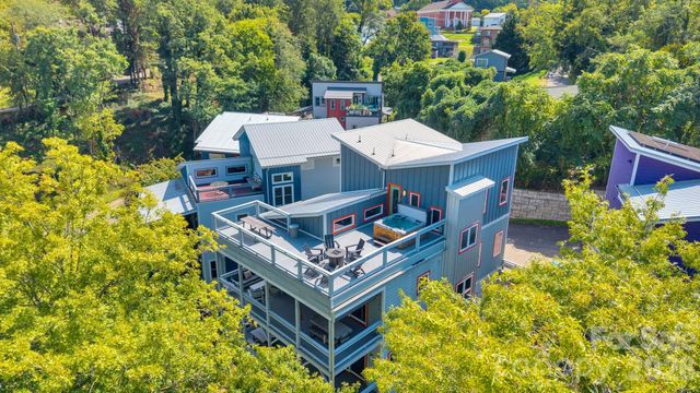 8 Birdhouse Row, Asheville, NC 28801
