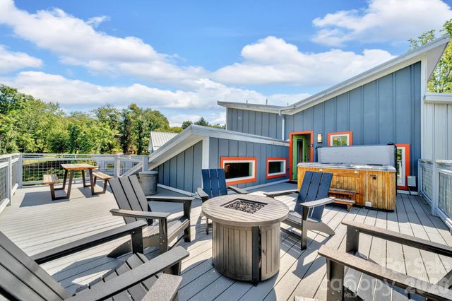8 Birdhouse Row, Asheville, NC 28801