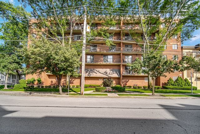 825 Center Street 505, Des Plaines, IL 60016