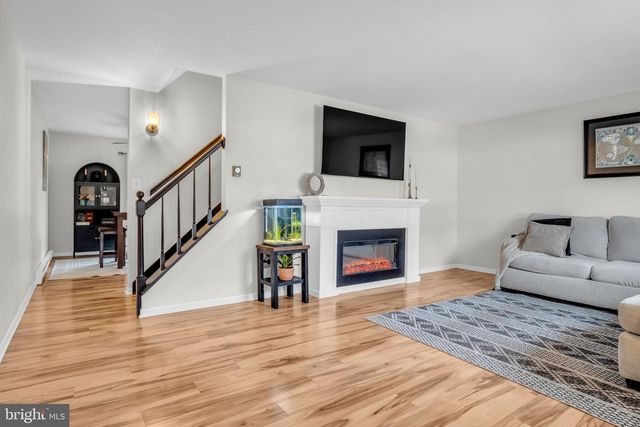 83 QUEEN AVE, Enola, PA 17025