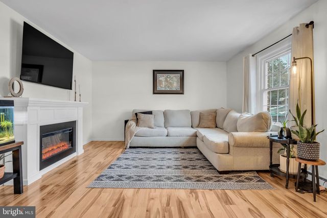 83 QUEEN AVE, Enola, PA 17025