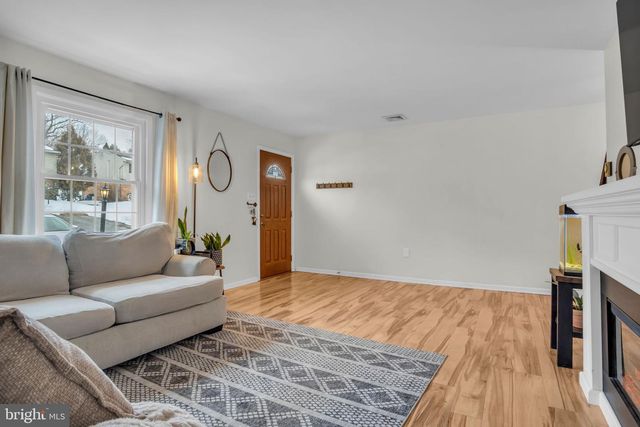 83 QUEEN AVE, Enola, PA 17025