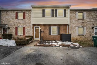 83 QUEEN AVE, Enola, PA 17025