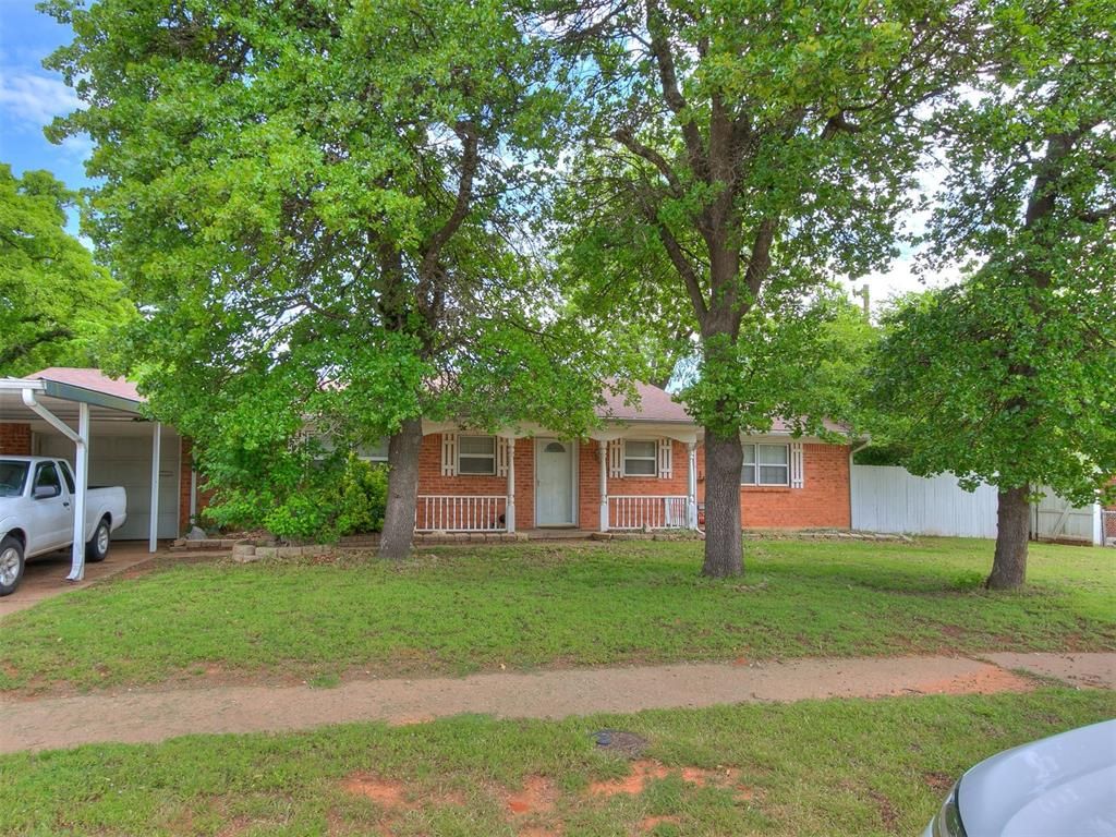 1301 Hazelwood Drive, Midwest City, OK 73110