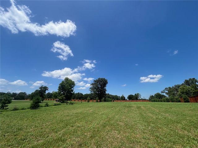 N Mt Pleasant Road, Gravette, AR 72736
