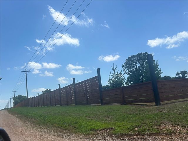 N Mt Pleasant Road, Gravette, AR 72736