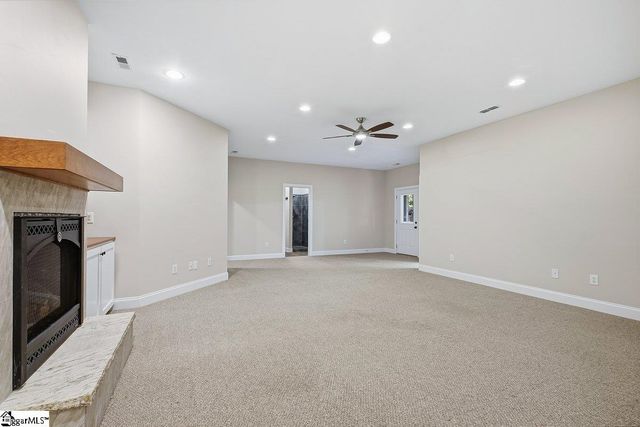 1 Mandarin Circle, Taylors, SC 29687