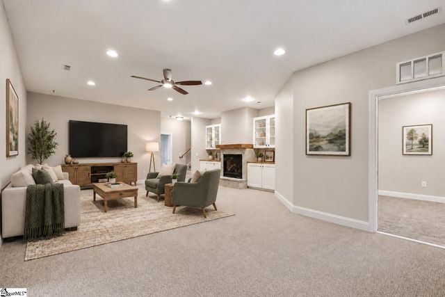 1 Mandarin Circle, Taylors, SC 29687