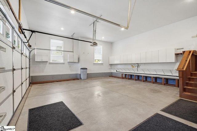 1 Mandarin Circle, Taylors, SC 29687
