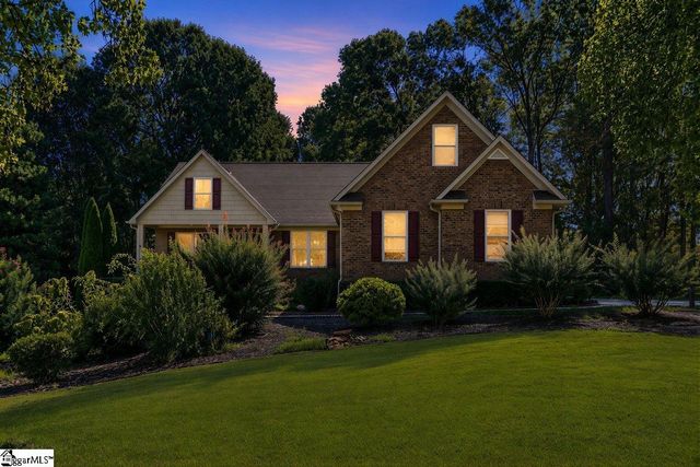 1 Mandarin Circle, Taylors, SC 29687