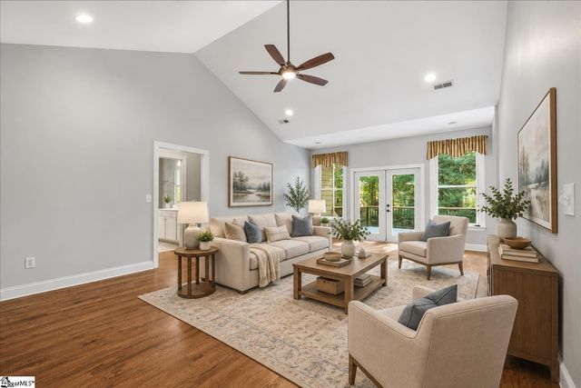 1 Mandarin Circle, Taylors, SC 29687