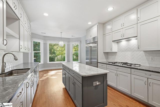 1 Mandarin Circle, Taylors, SC 29687