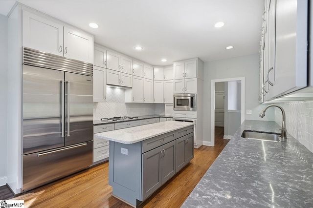 1 Mandarin Circle, Taylors, SC 29687