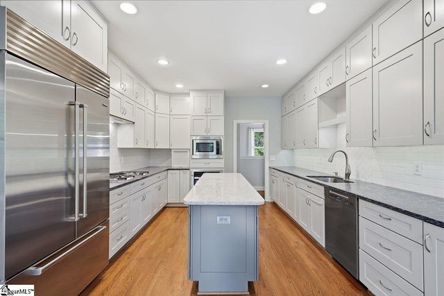 1 Mandarin Circle, Taylors, SC 29687