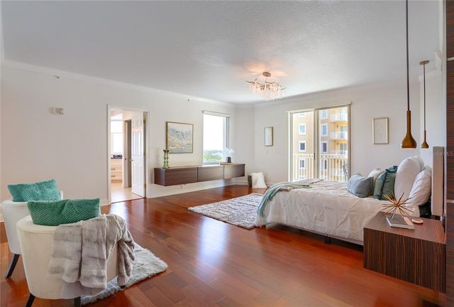 555 5TH AVENUE NE 1022, St Petersburg, FL 33701