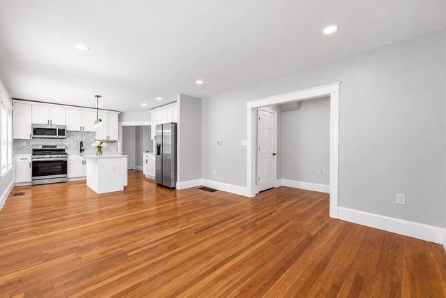 29 Laurel Rd, Milton, MA 02186