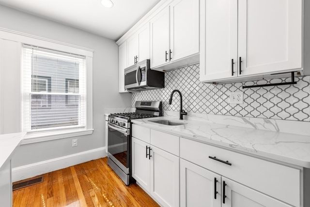 29 Laurel Rd, Milton, MA 02186