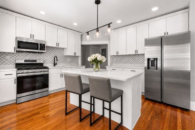 29 Laurel Rd, Milton, MA 02186