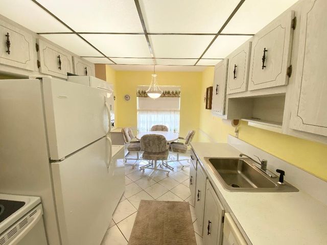 2331 Croton Lane B, Delray Beach, FL 33445