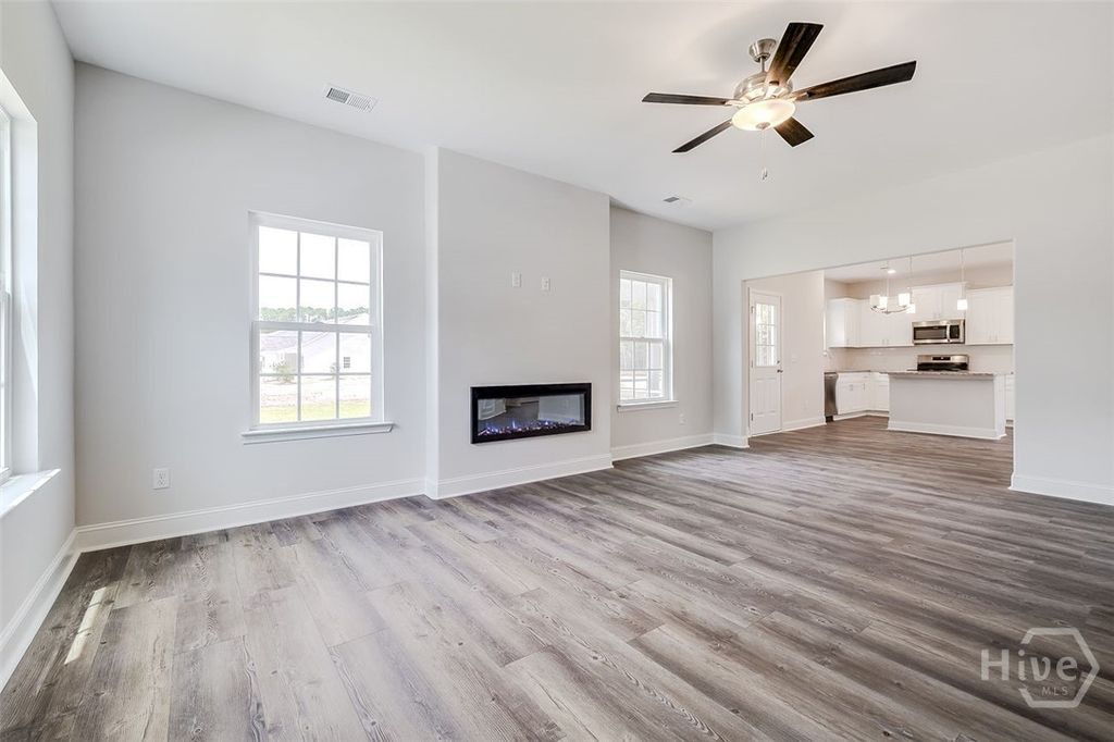 Image 10 of property listing at 1369 Ebenezer Road, Rincon, GA 31326