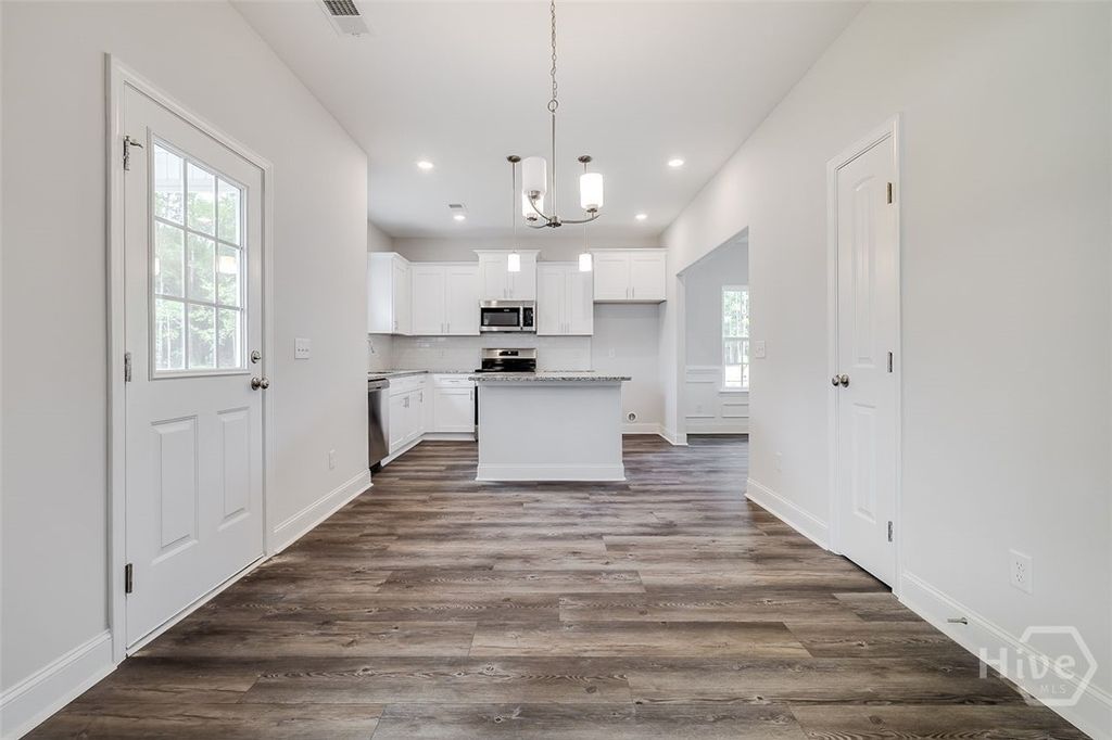 Image 13 of property listing at 1369 Ebenezer Road, Rincon, GA 31326