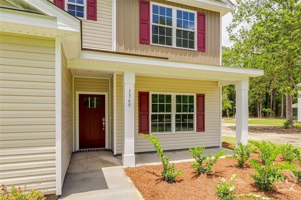 Image 4 of property listing at 1369 Ebenezer Road, Rincon, GA 31326