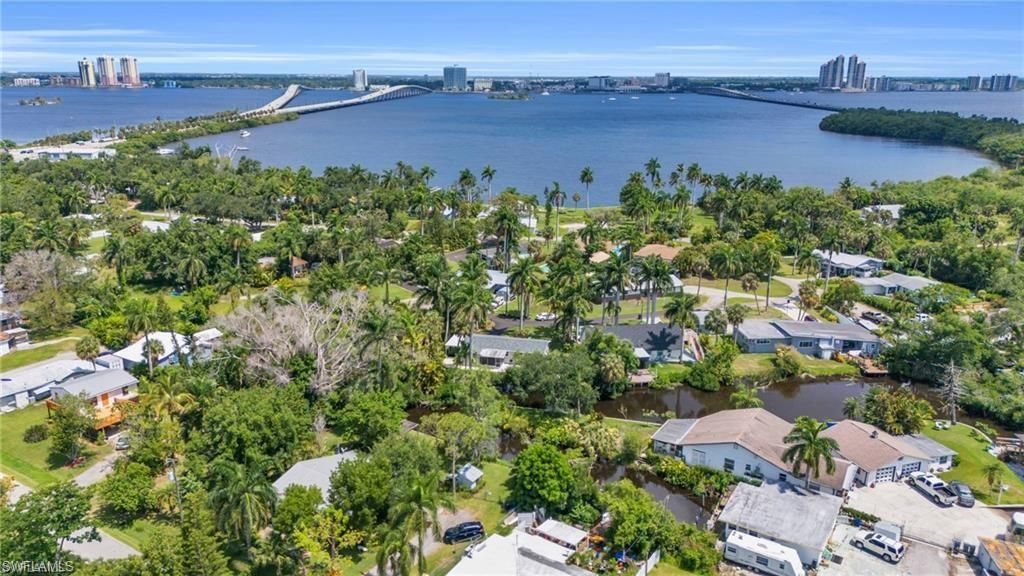 135 Standish CIR, NORTH FORT MYERS, FL 33903 — photo 4