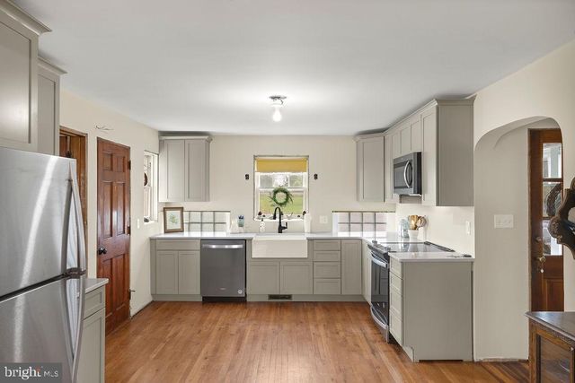 2085 HARNEY RD, Littlestown, PA 17340