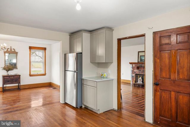 2085 HARNEY RD, Littlestown, PA 17340