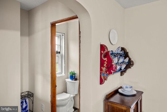 2085 HARNEY RD, Littlestown, PA 17340
