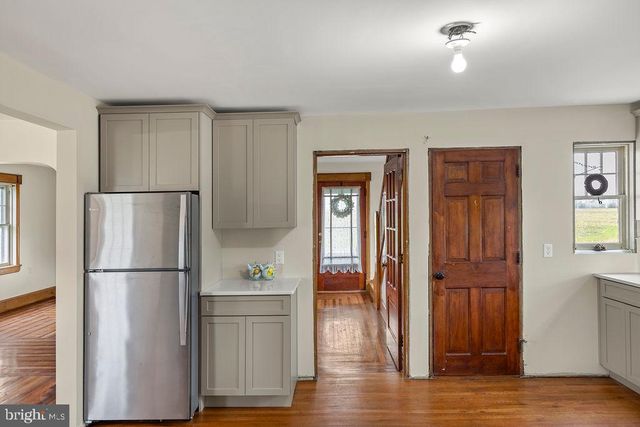 2085 HARNEY RD, Littlestown, PA 17340