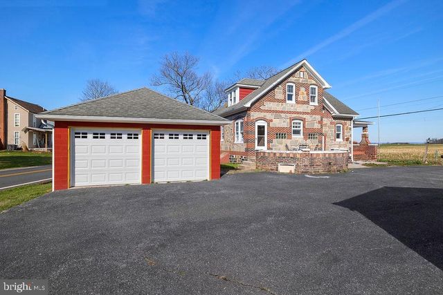 2085 HARNEY RD, Littlestown, PA 17340